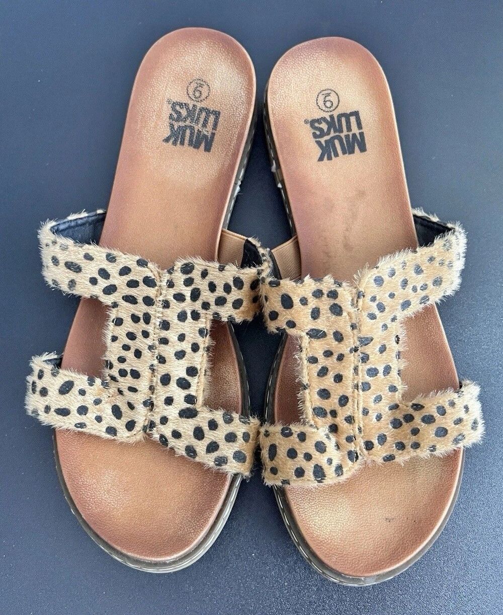 Women’s Muk  Luks Size 9 Flat Sandal Animal Print Texture Shoe